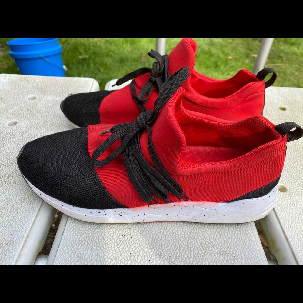 Carbon Elements Men’s Red/Black Fitness Sneakers